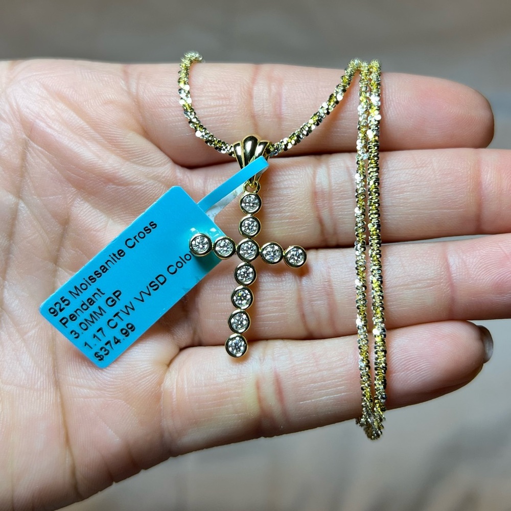 *NWT* Gold Over Sterling Silver .925 Moissanite Cross Pendant
